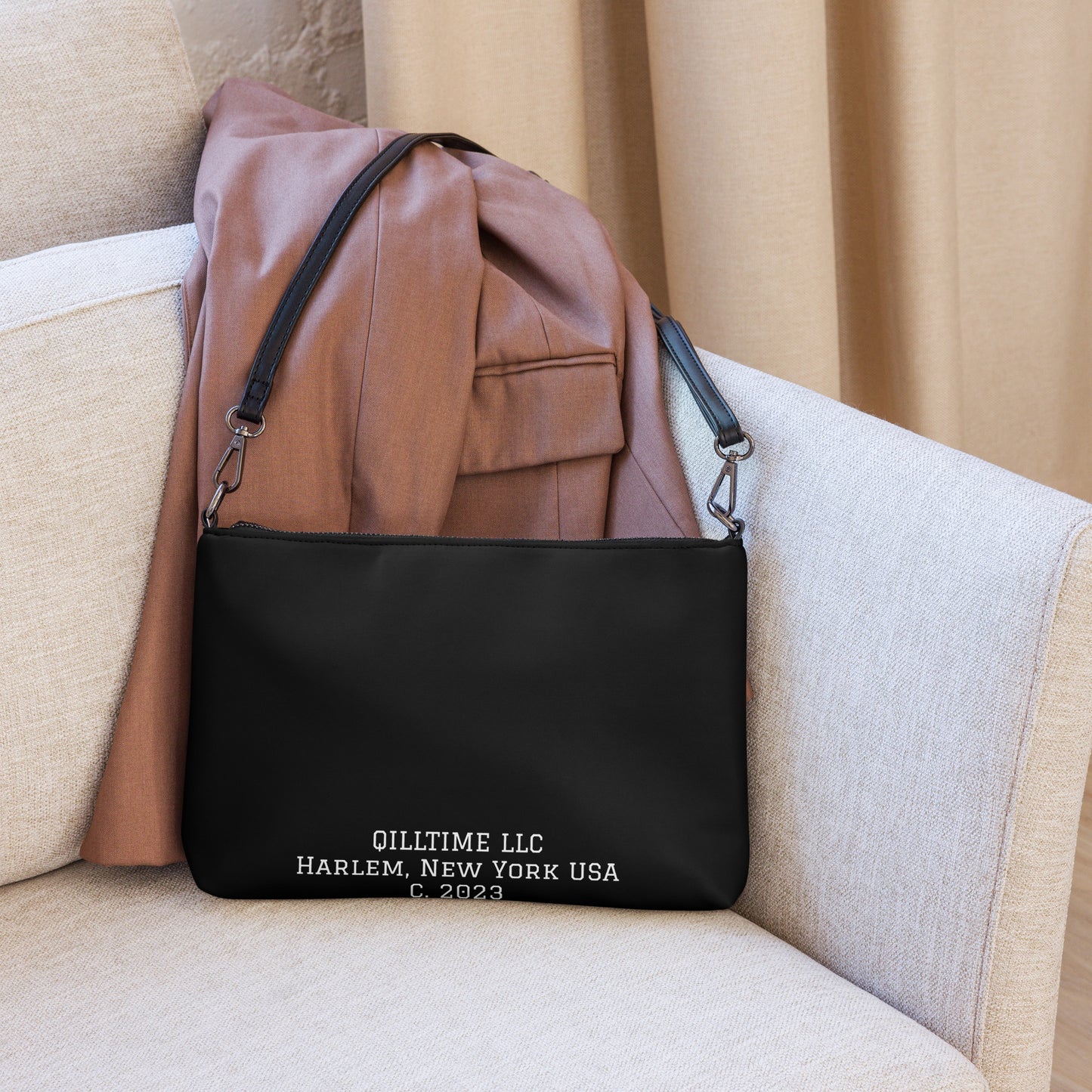 QILLTIME Logo Crossbody bag/ Black